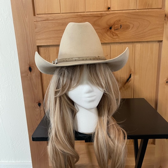 Cream Cowboy Hat w/genuine ostrich Band, custom Jackson Hole Hat Co. Jackson, WY - Picture 1 of 4